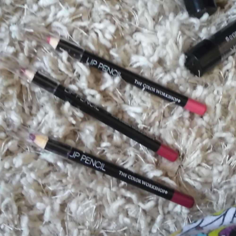 Makeup - Picture 5 of 5